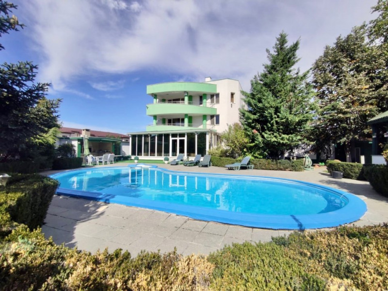 Vila Spectaculoasa Otopeni | amenajari lux | 12 camere | piscina