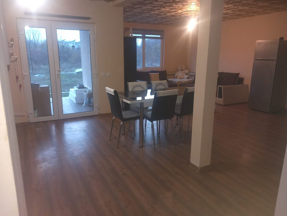 Vila parter si mansarda, teren 500 mp, Tartasesti (Gulia)