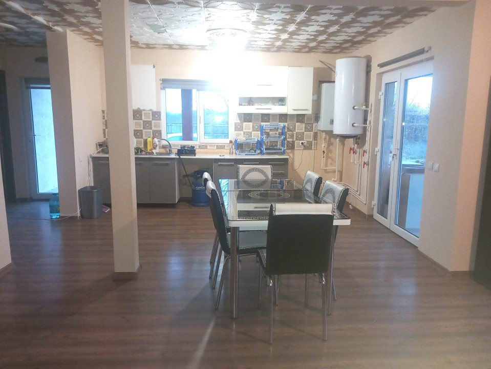 Vila parter si mansarda, teren 500 mp, Tartasesti (Gulia)