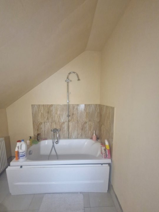 Vila parter si mansarda, teren 500 mp, Tartasesti (Gulia)