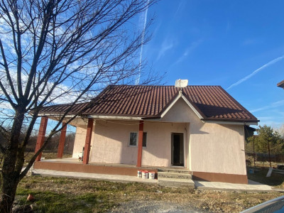 Vila parter si mansarda, teren 500 mp, Tartasesti (Gulia)