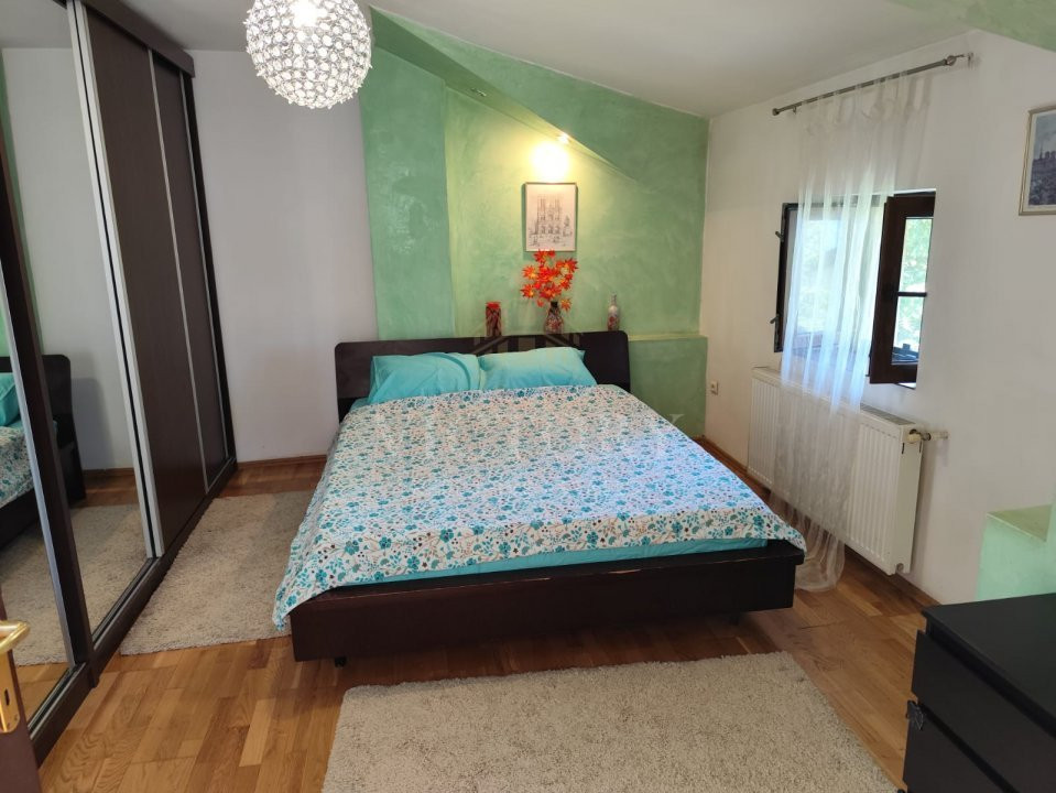 Apartament cochet într-o vilă interbelică 