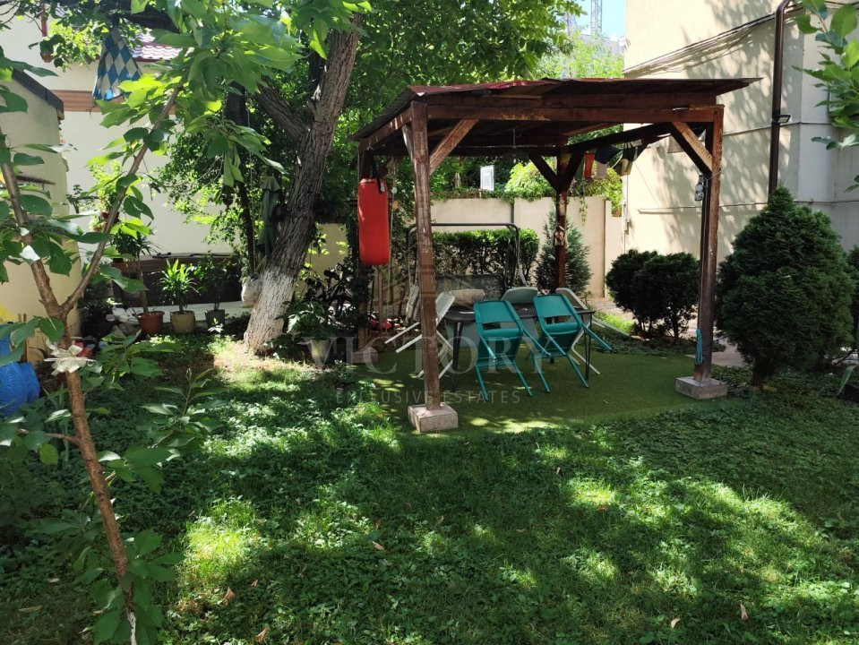 Apartament cochet într-o vilă interbelică 
