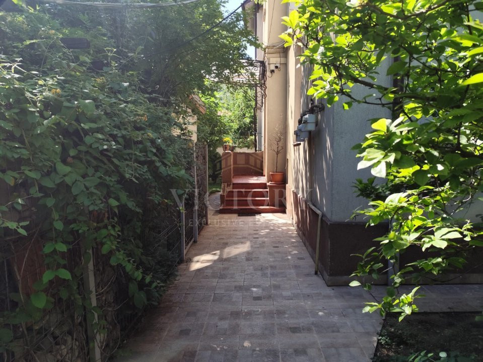 Apartament cochet într-o vilă interbelică 