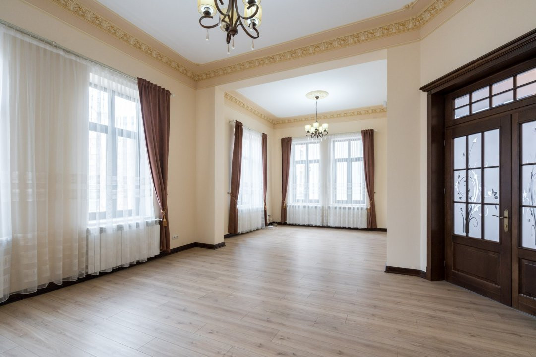 VILA || CALEA VICTORIEI || 15 CAMERE