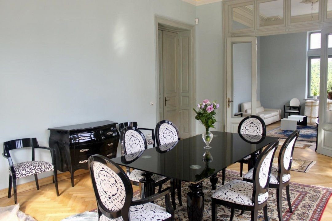VILA || ULTRACENTRAL || 18 CAMERE