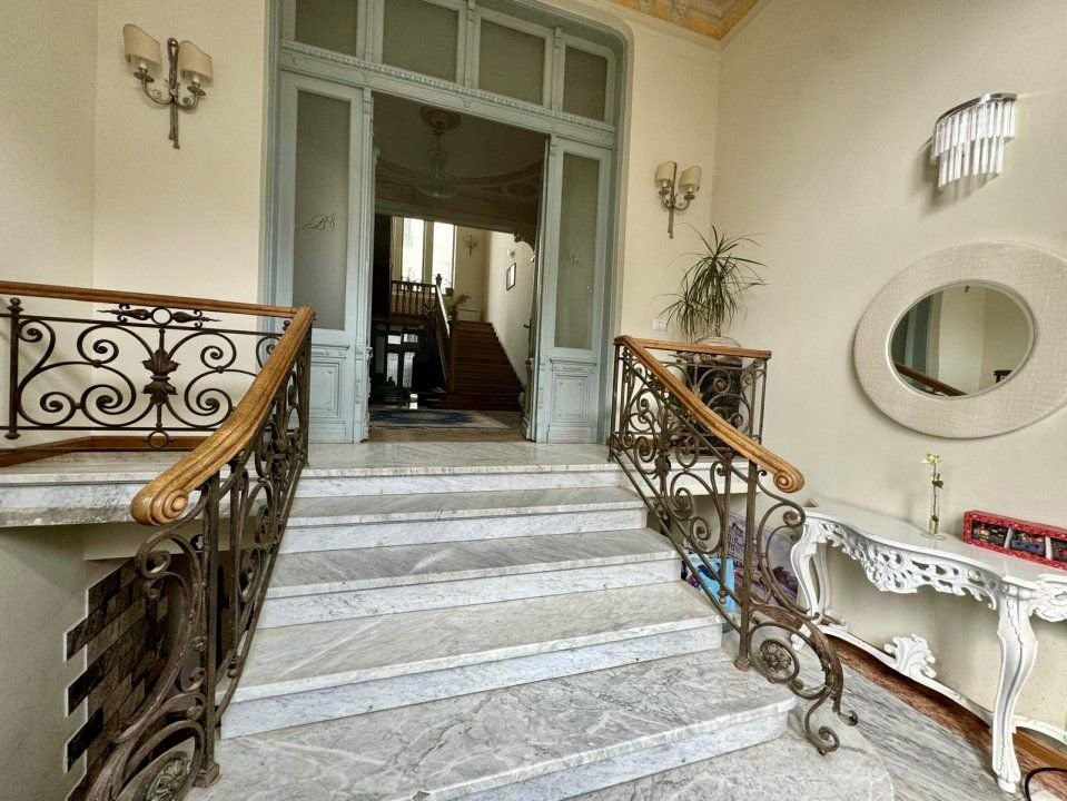 VILA || ULTRACENTRAL || 18 CAMERE
