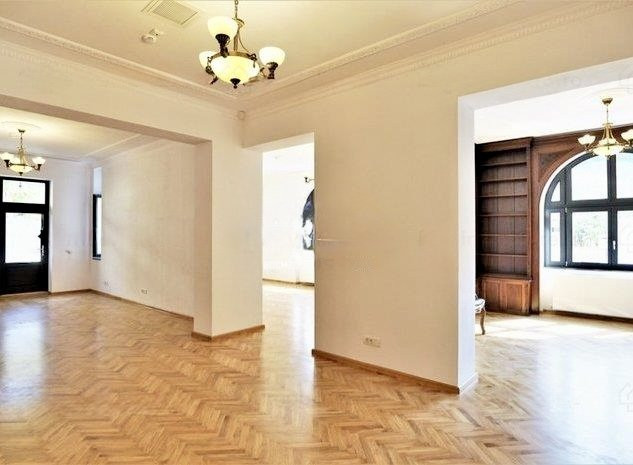 VILA INTERBELICA || PIATA ROMANA