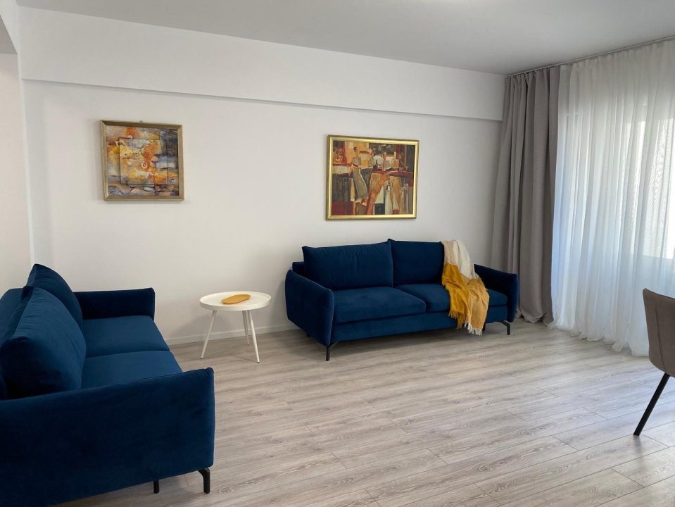 Unirii || garsonieră spațioasă 50 mp, bloc nou || centrală proprie, metrou