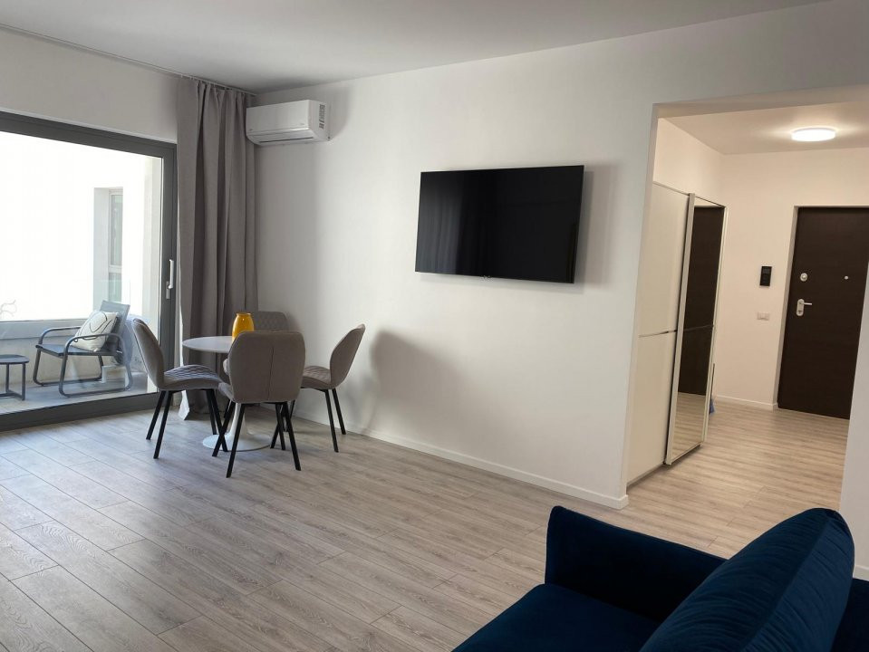 Unirii || garsonieră spațioasă 50 mp, bloc nou || centrală proprie, metrou