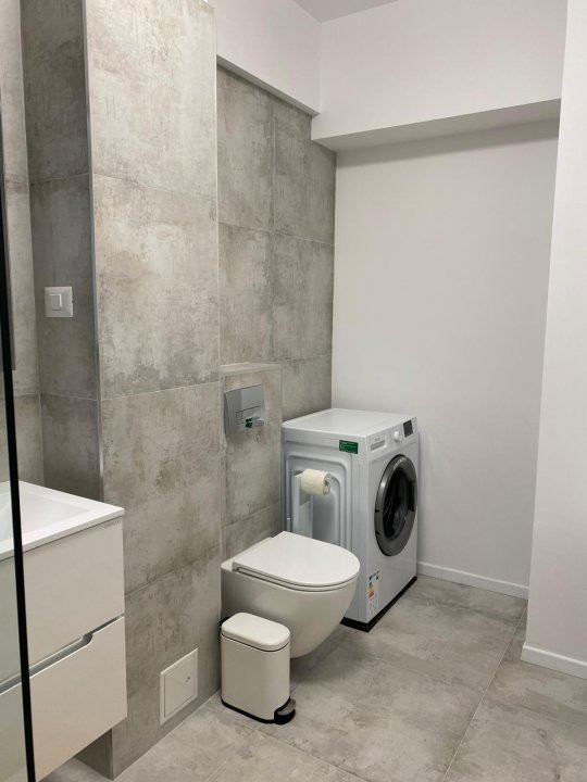 Unirii || garsonieră spațioasă 50 mp, bloc nou || centrală proprie, metrou