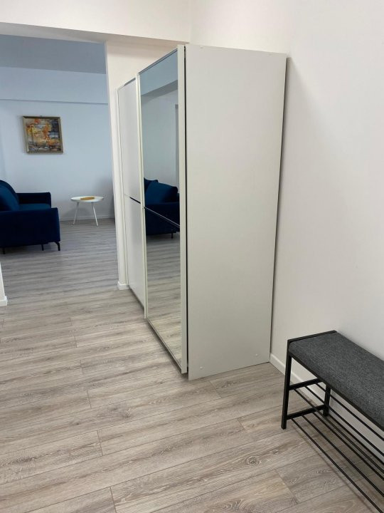 Unirii || garsonieră spațioasă 50 mp, bloc nou || centrală proprie, metrou