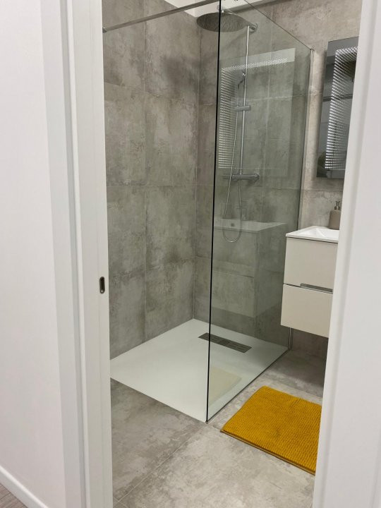 Unirii || garsonieră spațioasă 50 mp, bloc nou || centrală proprie, metrou