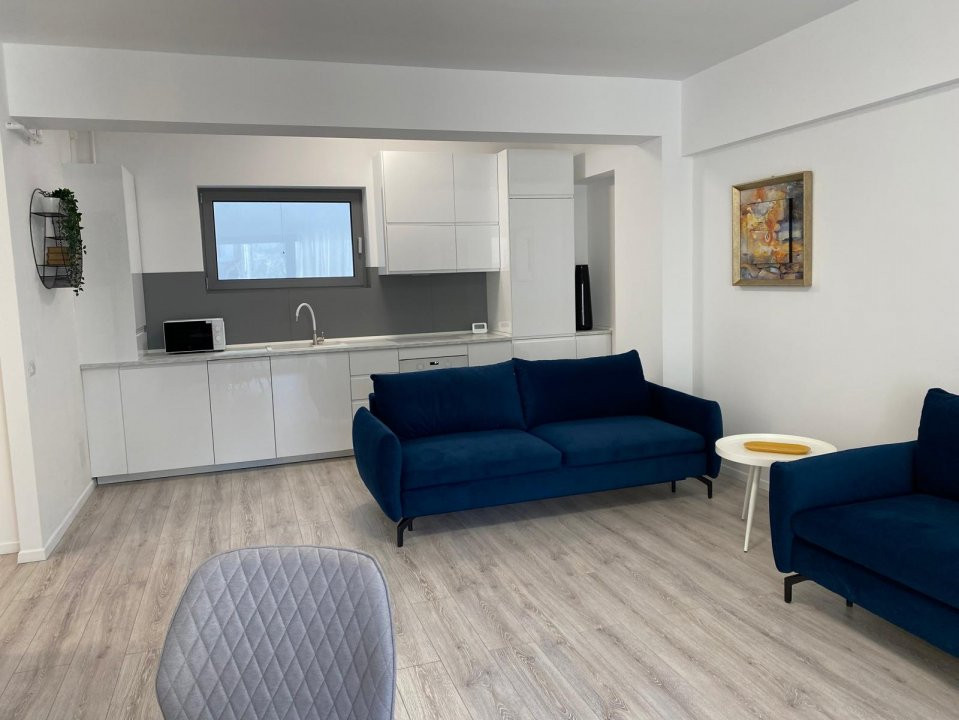 Unirii || garsonieră spațioasă 50 mp, bloc nou || centrală proprie, metrou