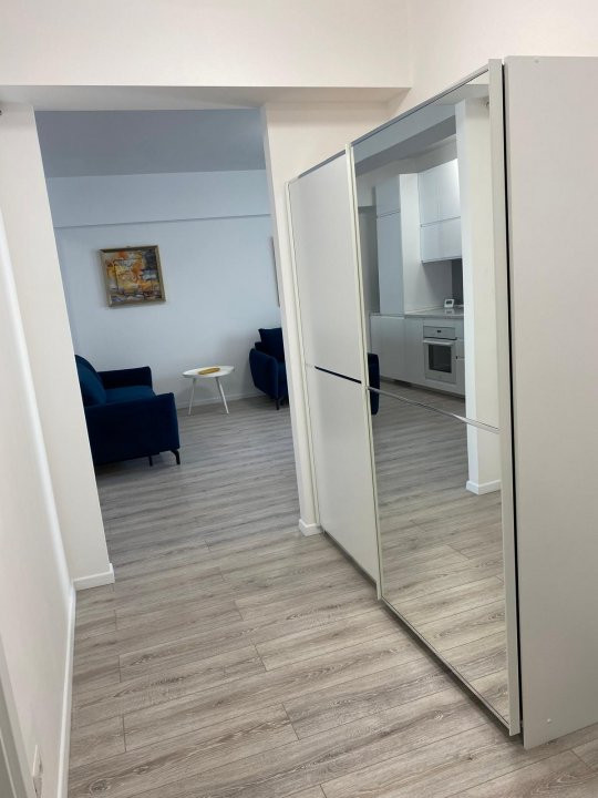 Unirii || garsonieră spațioasă 50 mp, bloc nou || centrală proprie, metrou