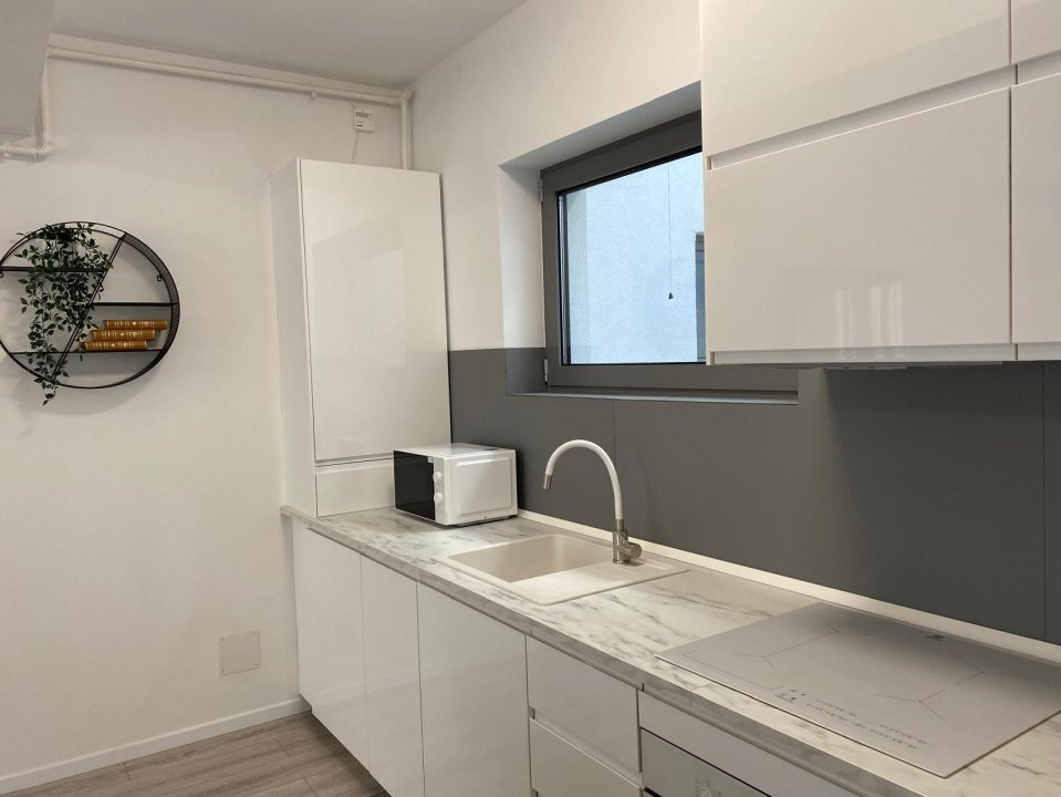 Unirii || garsonieră spațioasă 50 mp, bloc nou || centrală proprie, metrou