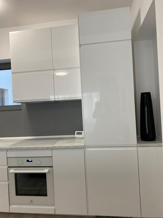 Unirii || garsonieră spațioasă 50 mp, bloc nou || centrală proprie, metrou