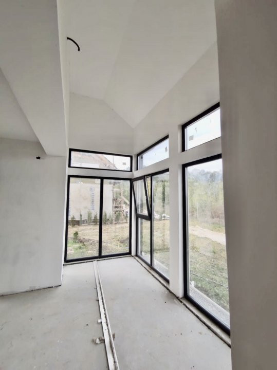 VILA IN LIZIERA PADURII || DEZVOLTATOR || 5 CAMERE