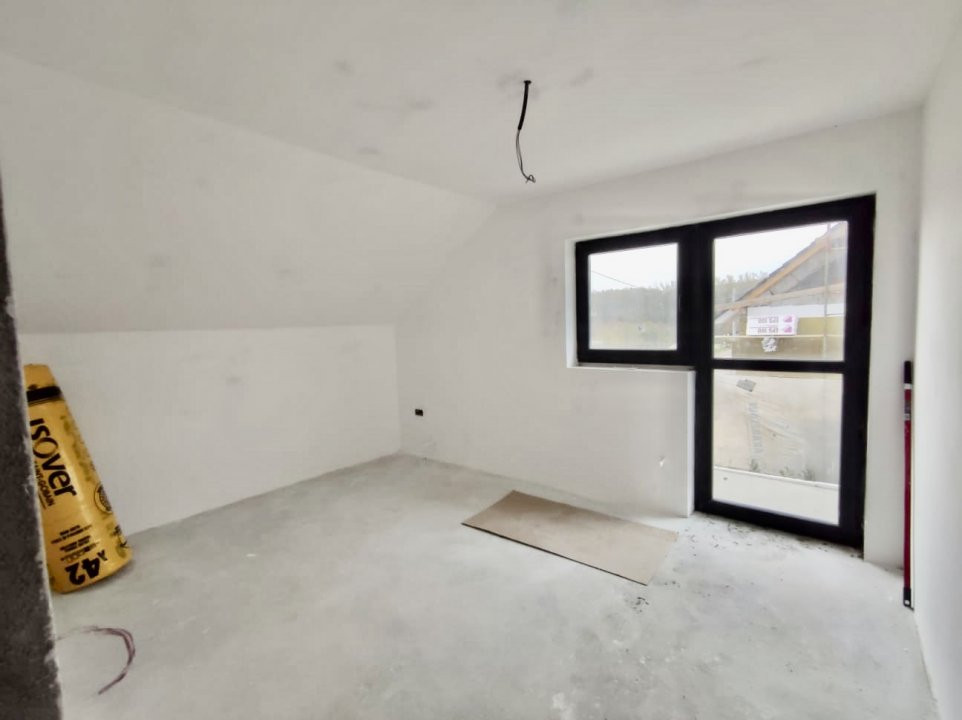 VILA IN LIZIERA PADURII || DEZVOLTATOR || 5 CAMERE