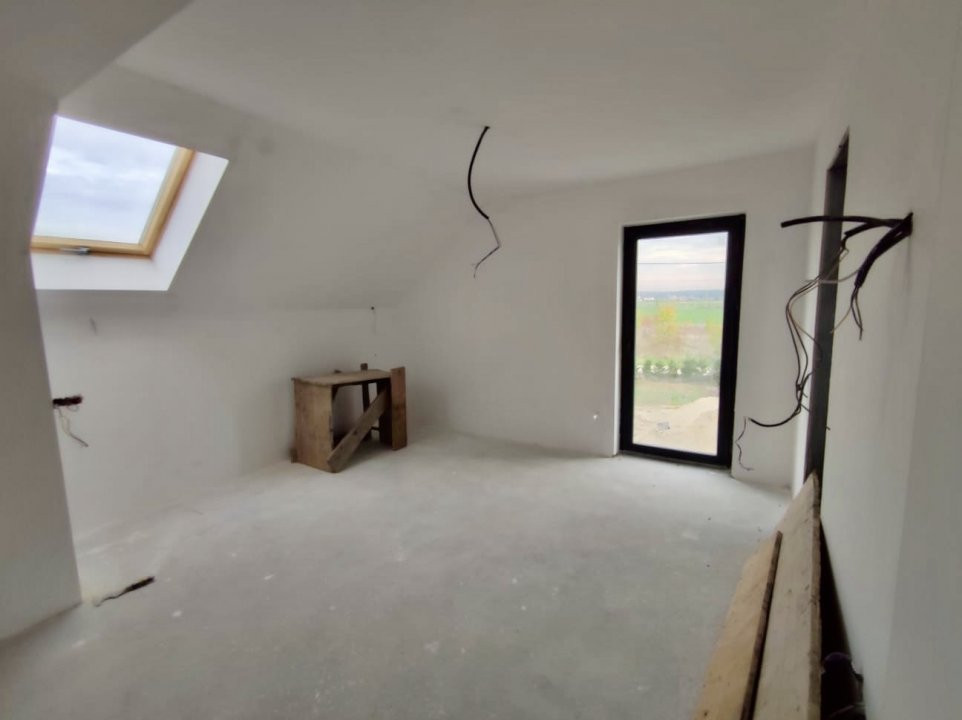 VILA IN LIZIERA PADURII || DEZVOLTATOR || 5 CAMERE