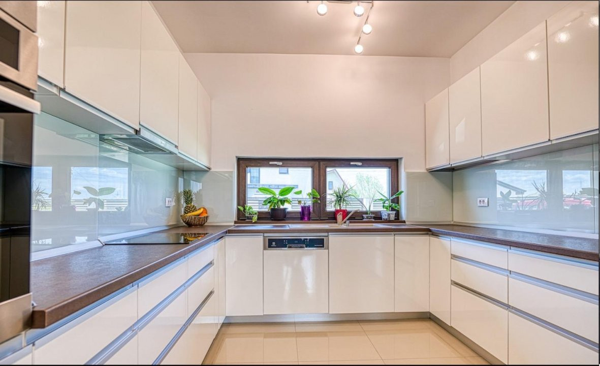 VILA INDIVIDUALA 4 CAMERE|| FINISAJE PREMIUM || CURTE GENEROASA|| BALOTESTI || 